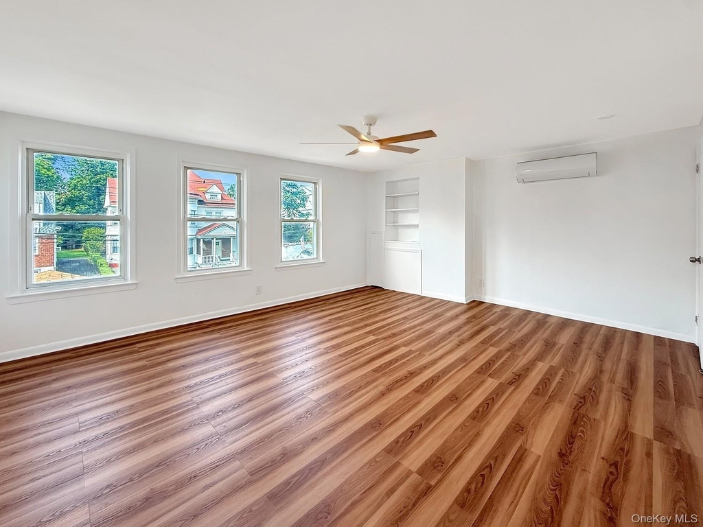 104 Waring Place - Photo 1