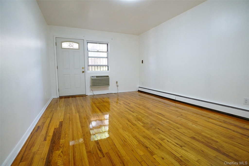 52-11 Seabury Street - Photo 6