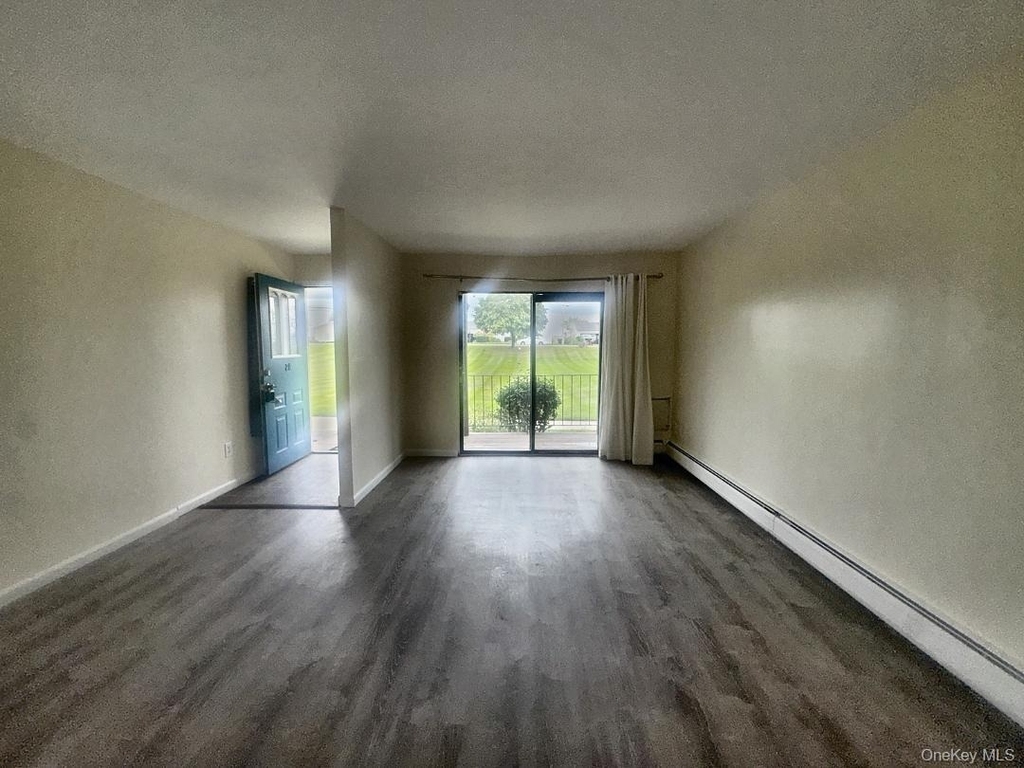 2 Fortune Road W - Photo 2