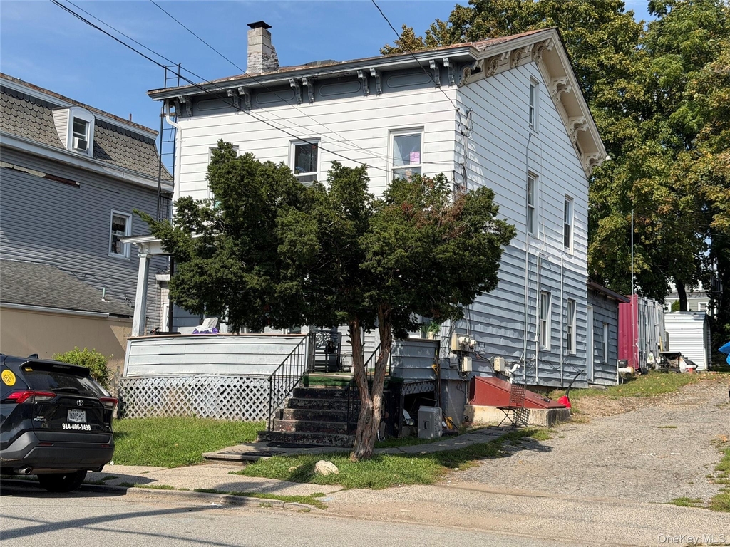 1036 Howard Street - Photo 0