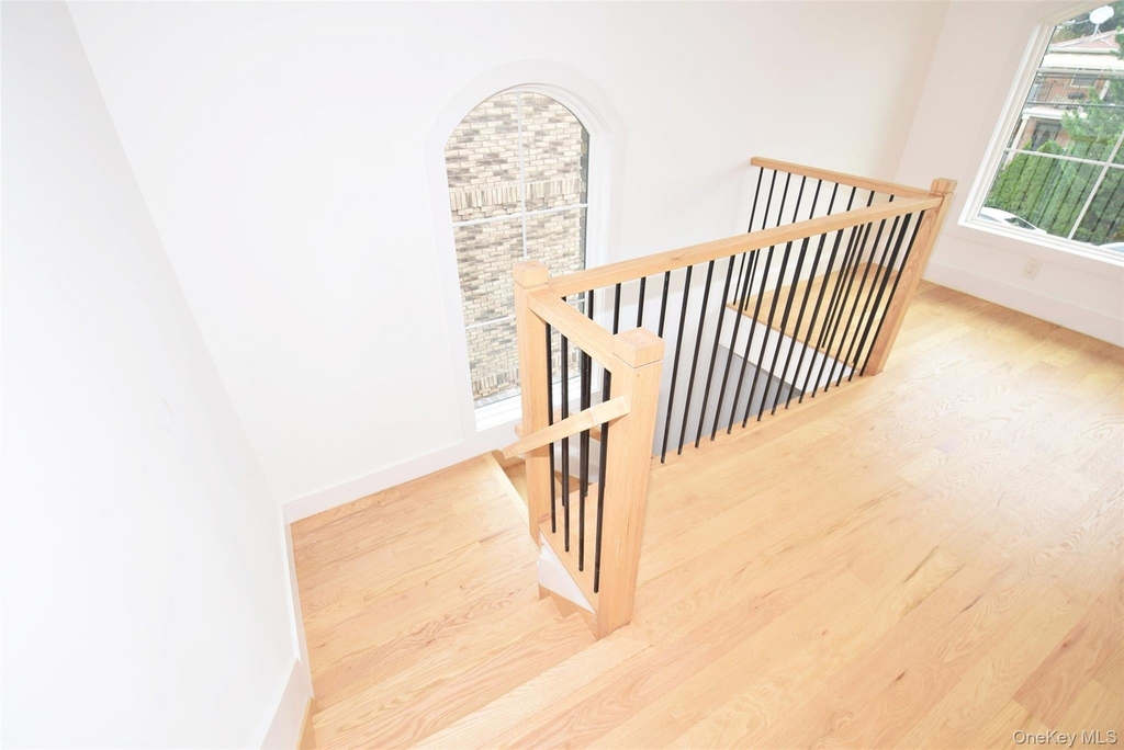 38-36 215st - Photo 13