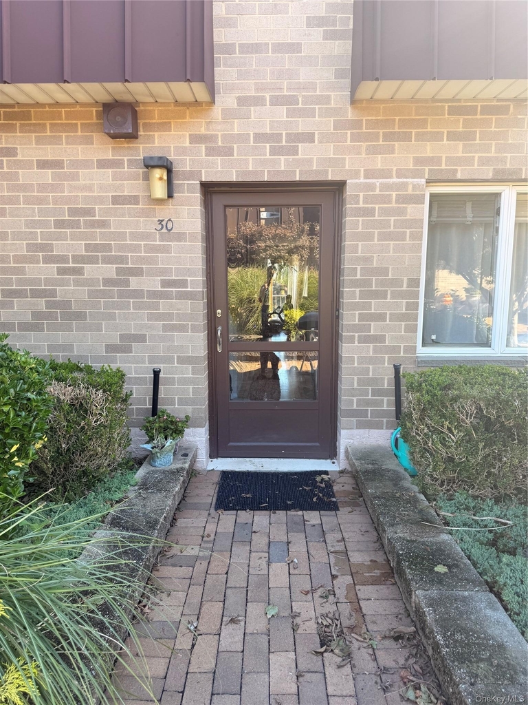 200 Hilton Avenue - Photo 7