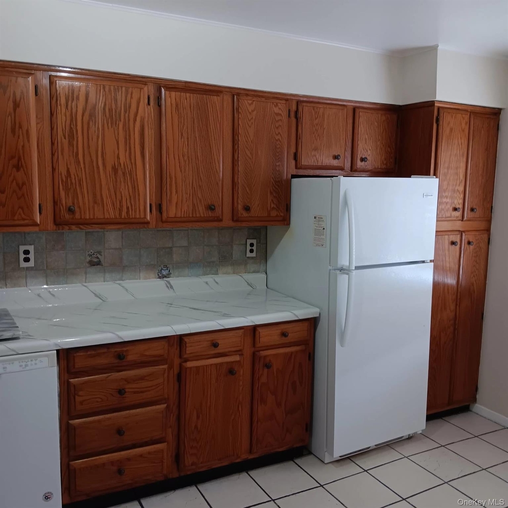 200 Hilton Avenue - Photo 10
