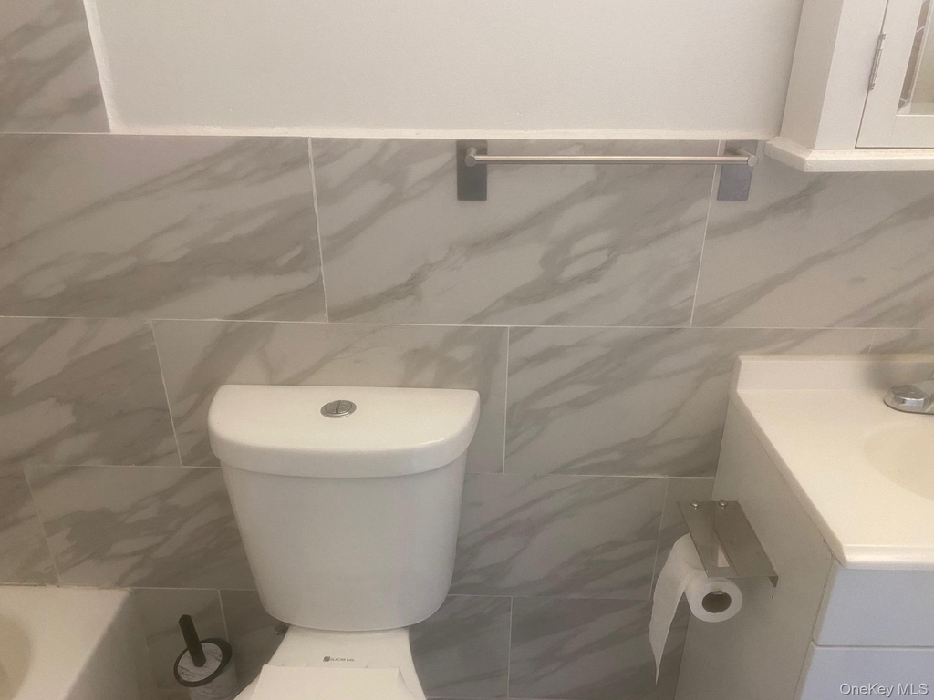 200 Hilton Avenue - Photo 20