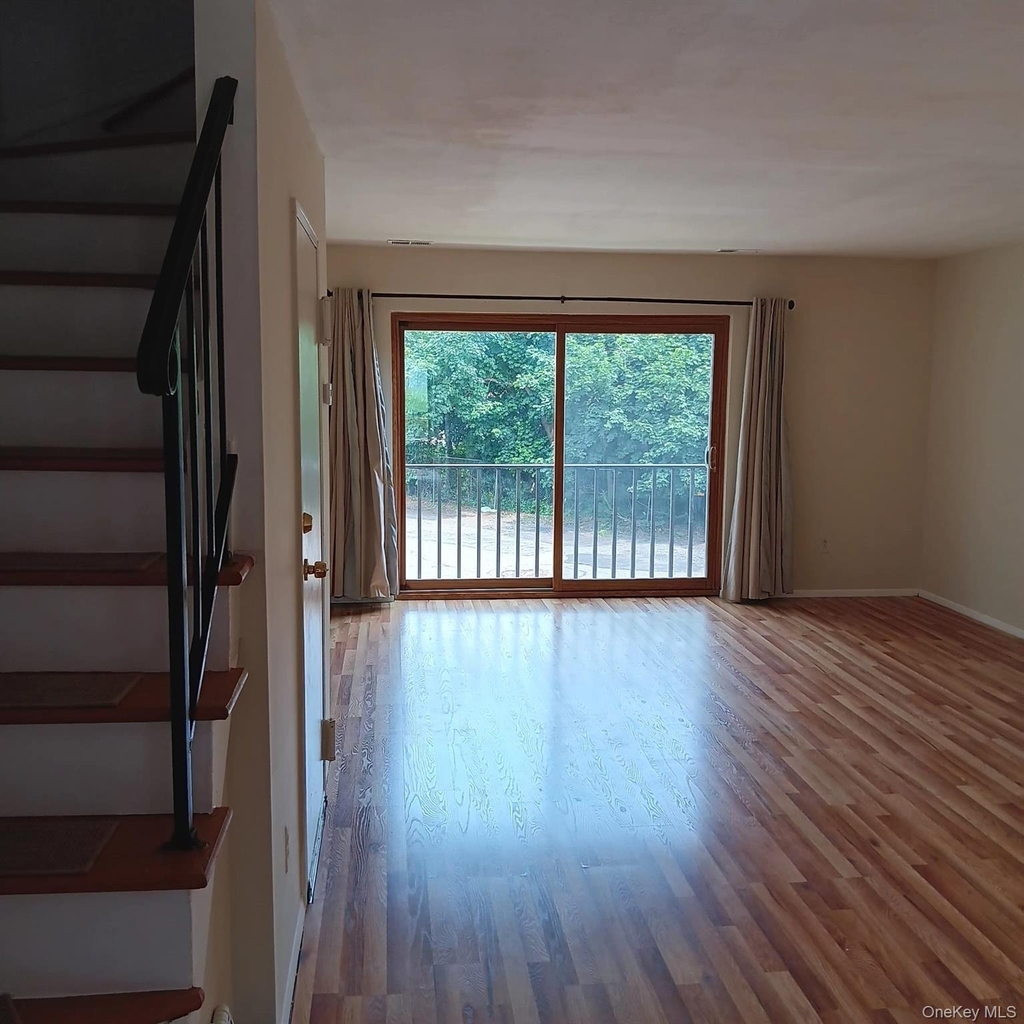 200 Hilton Avenue - Photo 6