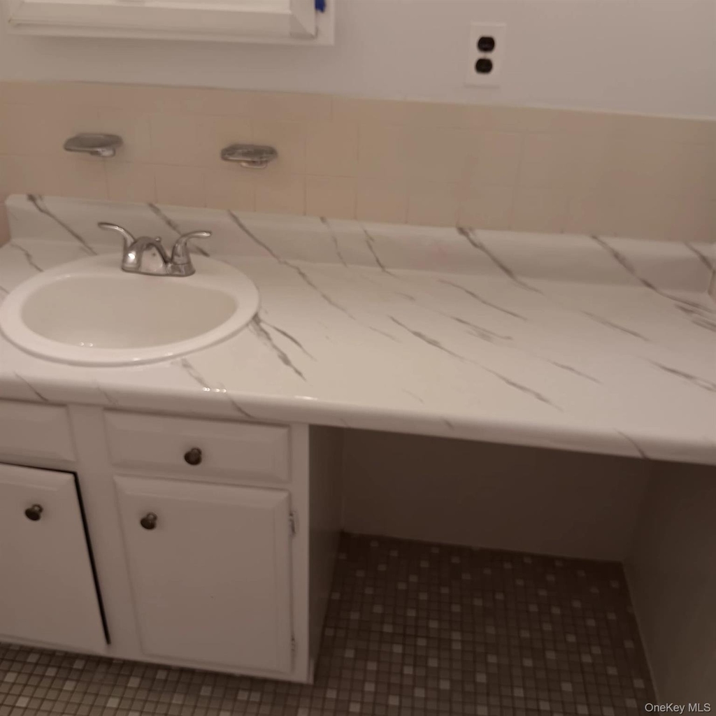 200 Hilton Avenue - Photo 33