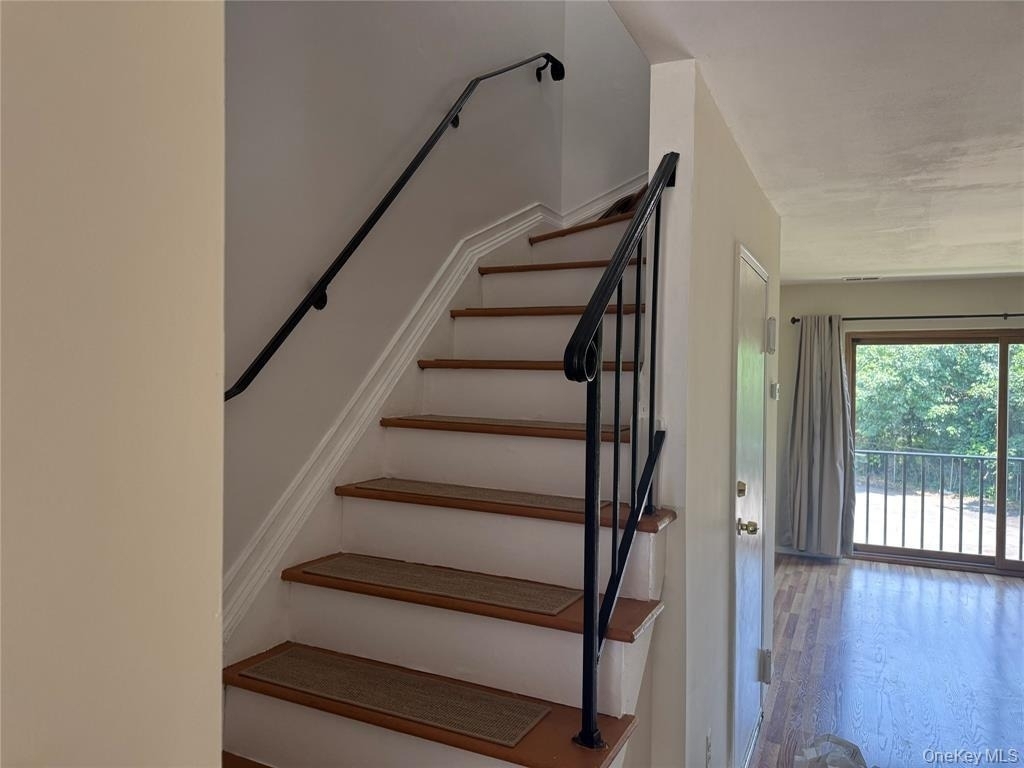 200 Hilton Avenue - Photo 4