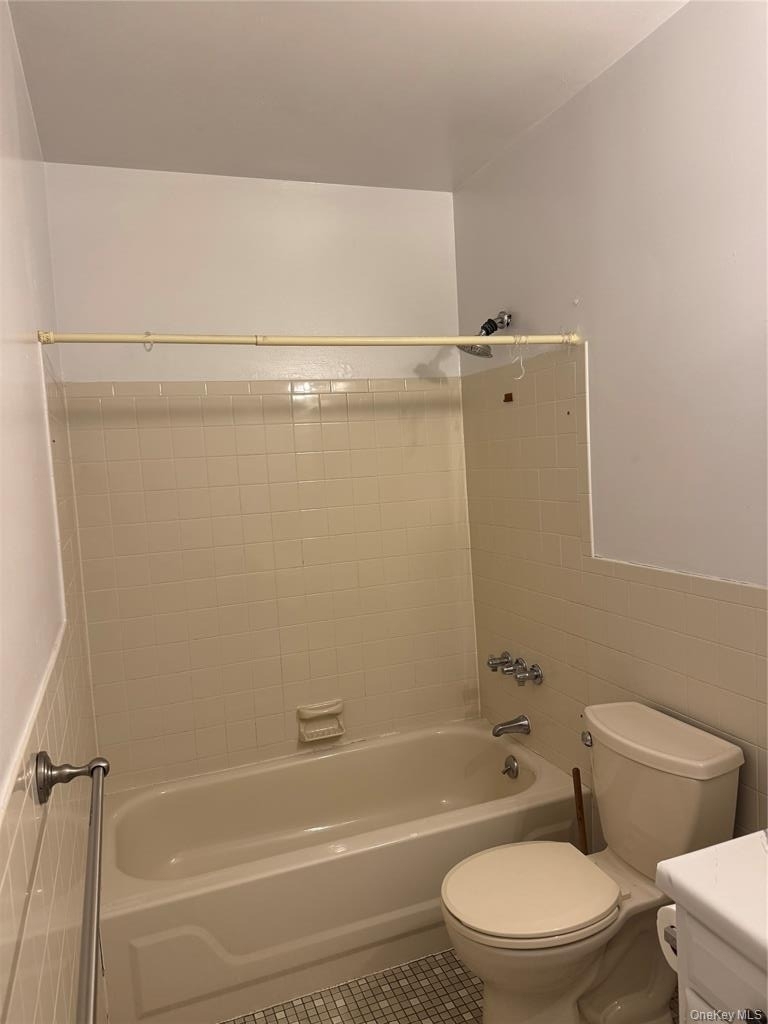 200 Hilton Avenue - Photo 16