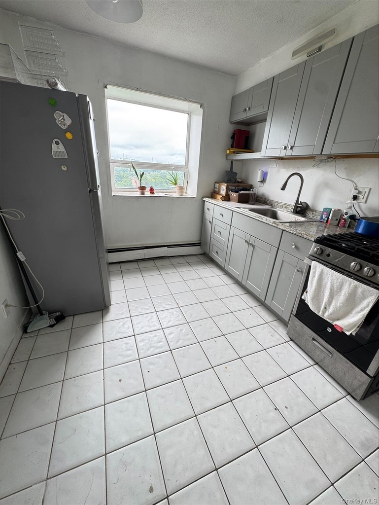 1523 Central Park Avenue - Photo 4