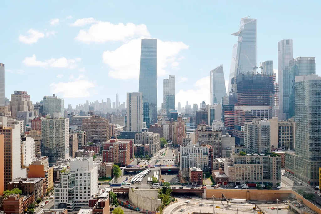 420 West 42nd Street - Photo 8