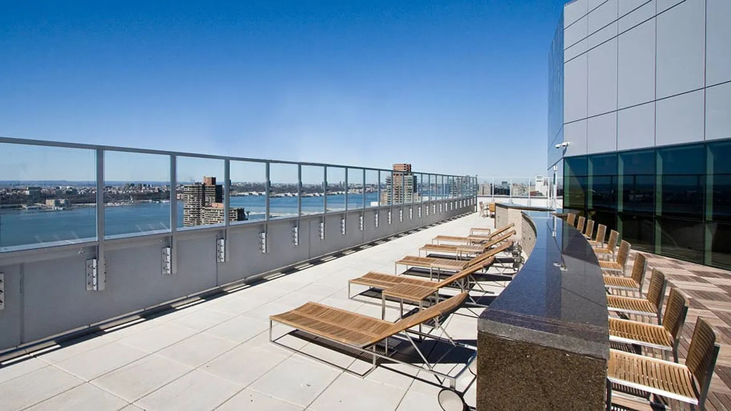 505 West 37th Street - Photo 7