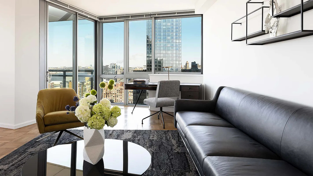 505 West 37th Street - Photo 3