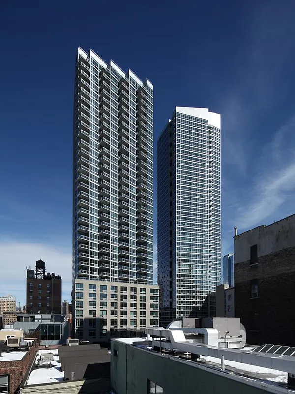 505 West 37th Street - Photo 10