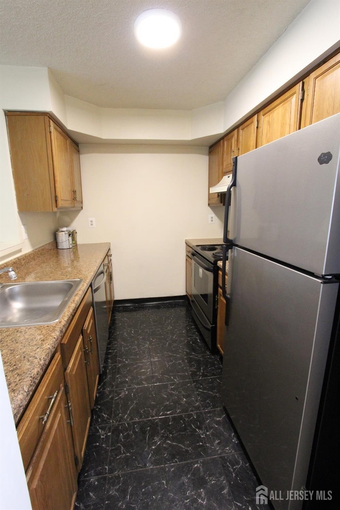 1105 Aspen Drive - Photo 4