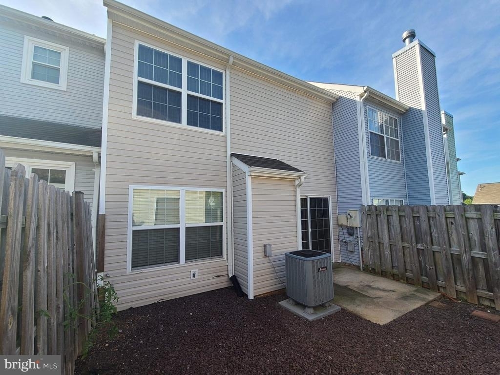 207 Heritage Commons Drive - Photo 16