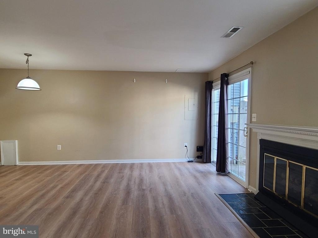 207 Heritage Commons Drive - Photo 4