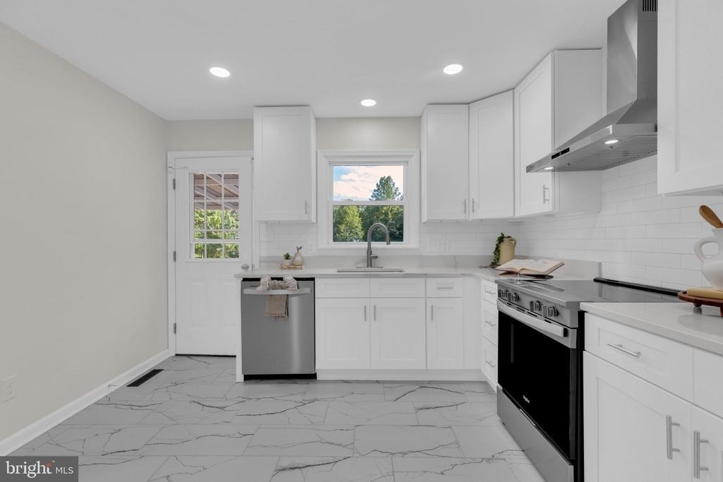 10806 Old Brook Road - Photo 18