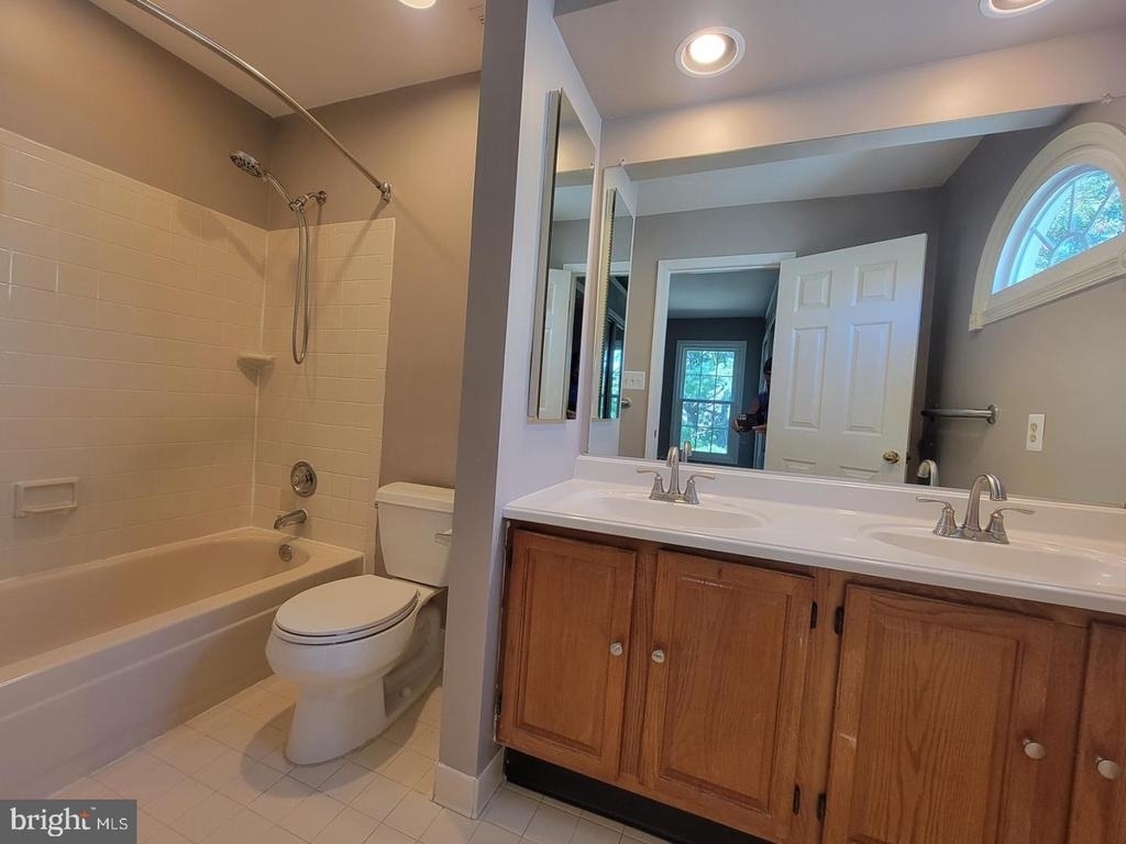 7843 Blue Gray Circle - Photo 24