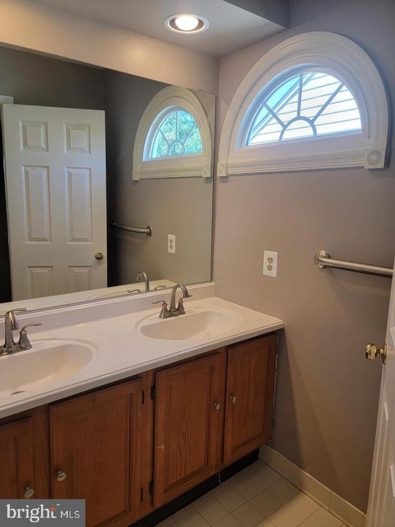 7843 Blue Gray Circle - Photo 26