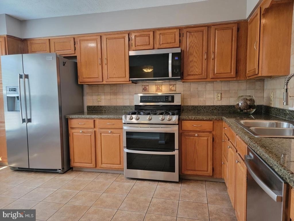 7843 Blue Gray Circle - Photo 8