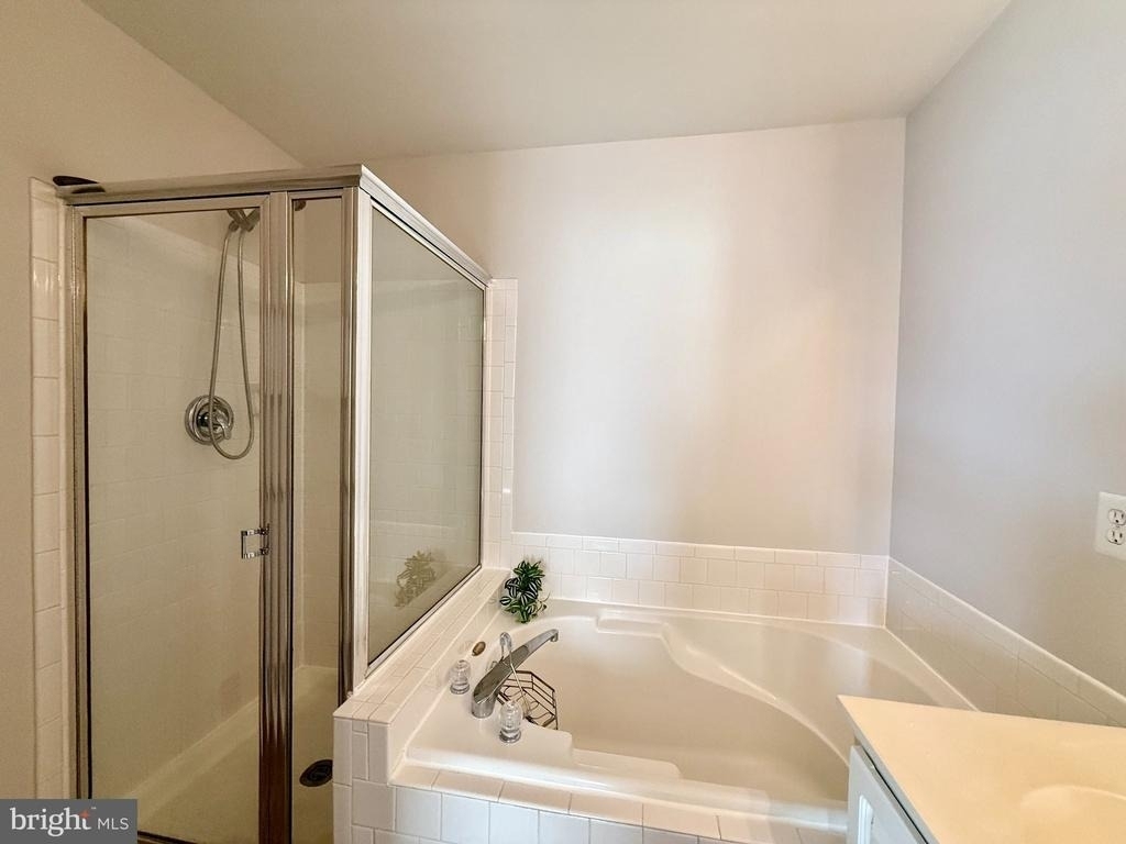 46924 Courtyard Square - Photo 18