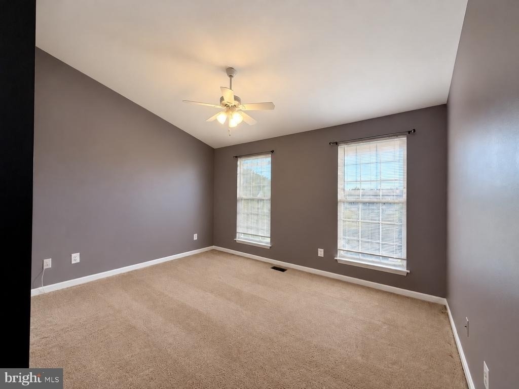 46924 Courtyard Square - Photo 14