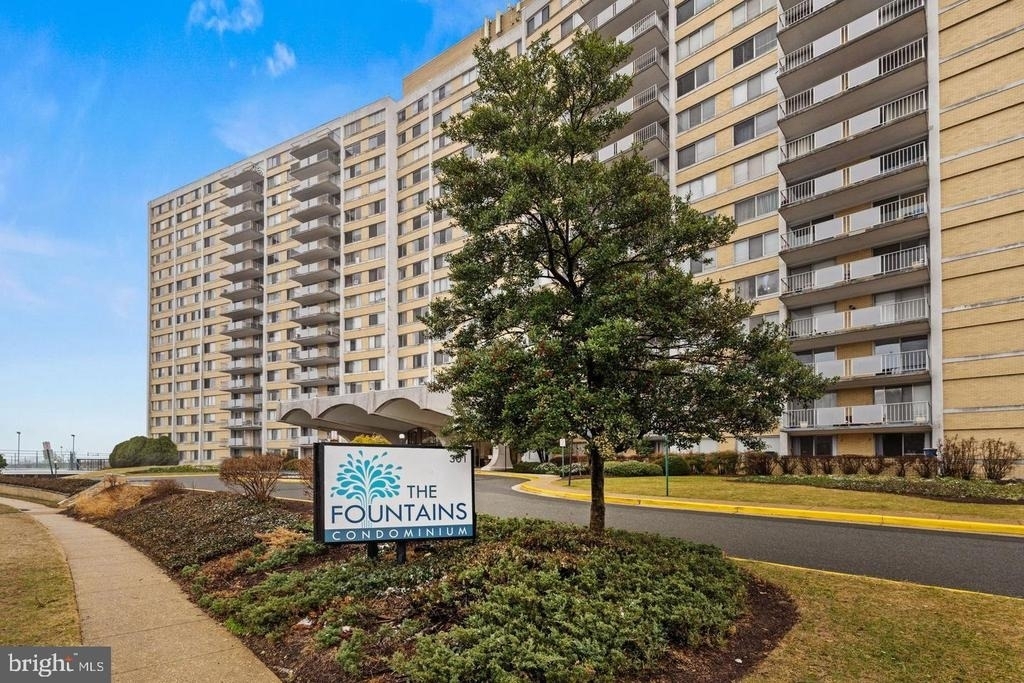301 N Beauregard Street - Photo 0