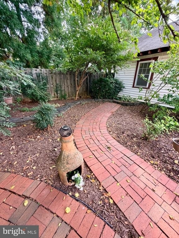 909 N Ivy Street - Photo 17