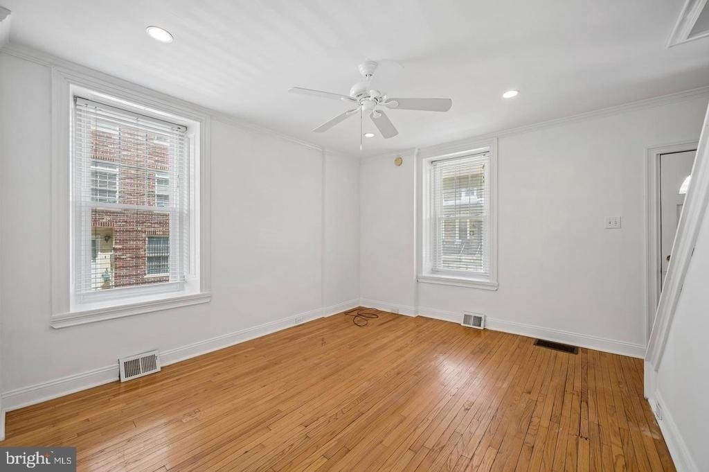 447 Dupont Street - Photo 3