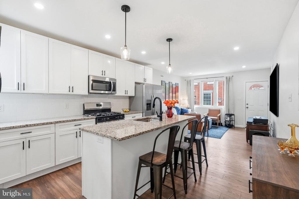 1939 Watkins Street - Photo 4