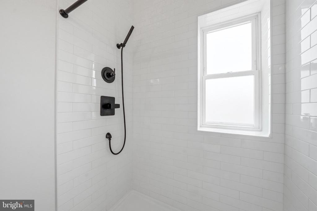1939 Watkins Street - Photo 17