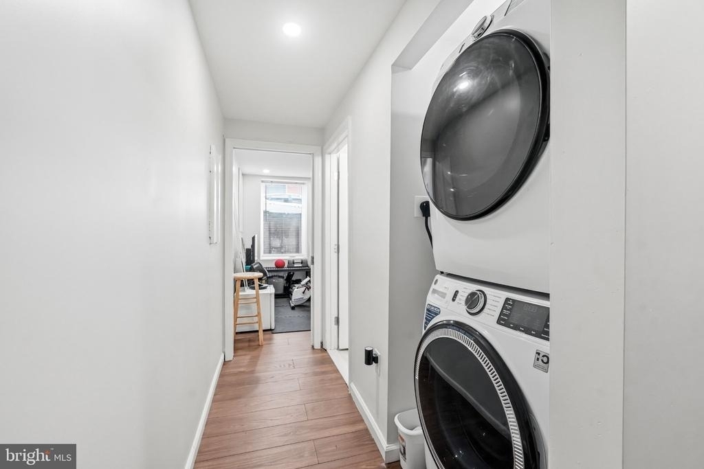 1939 Watkins Street - Photo 18