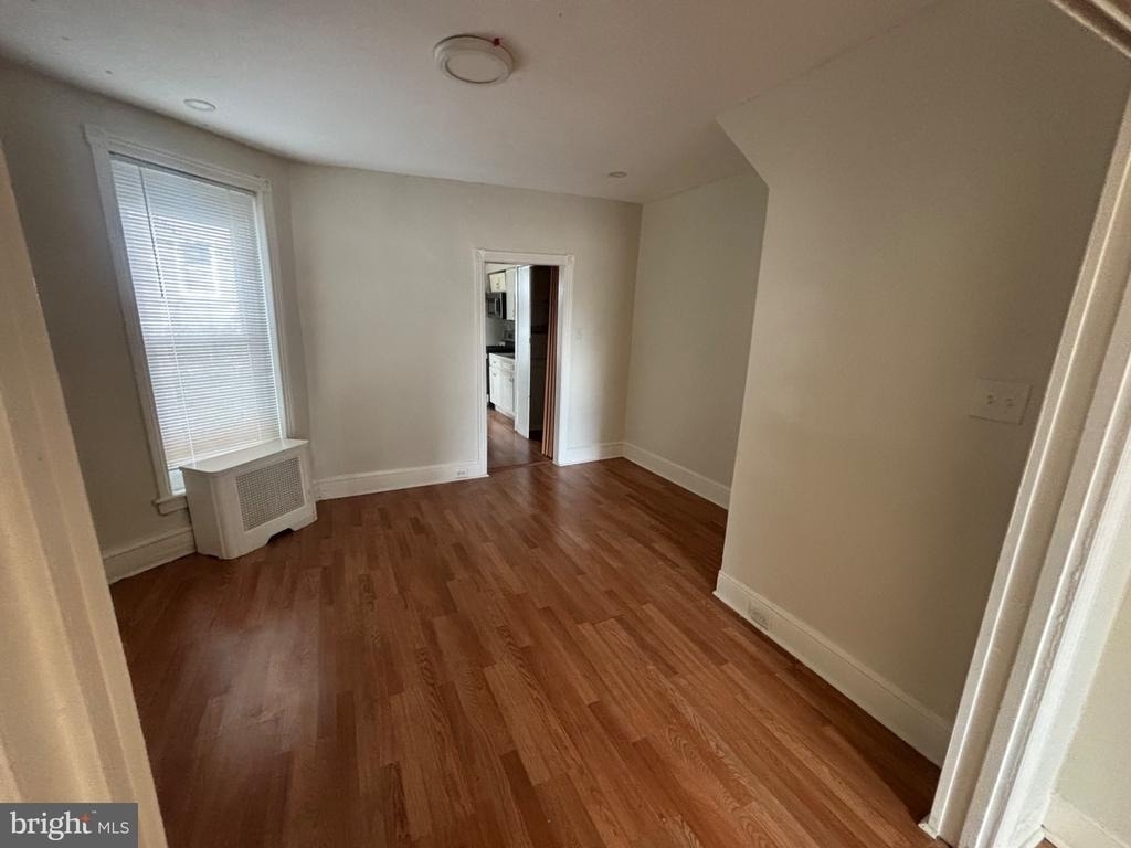 725 Cornwall Street E - Photo 2
