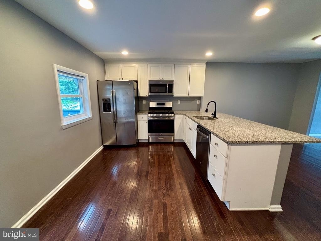 3657 N Hereford - Photo 5