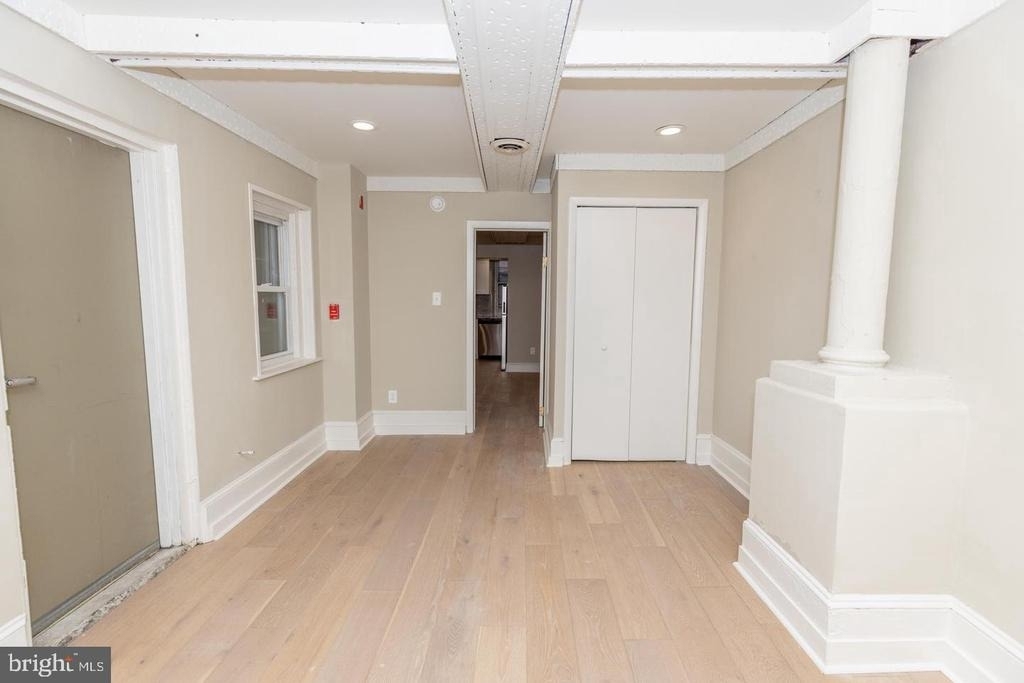 901 Clinton Street - Photo 15