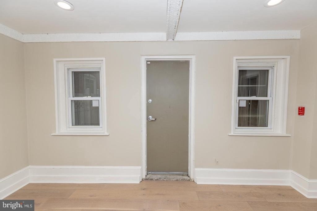 901 Clinton Street - Photo 17