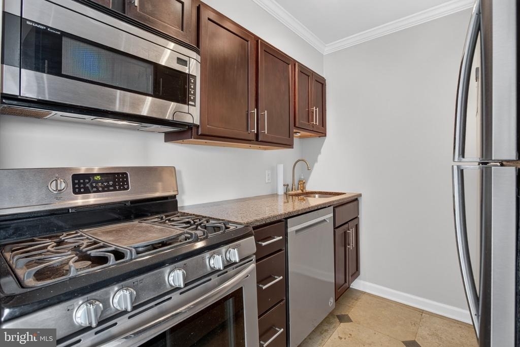 2401 Pennsylvania Avenue - Photo 14