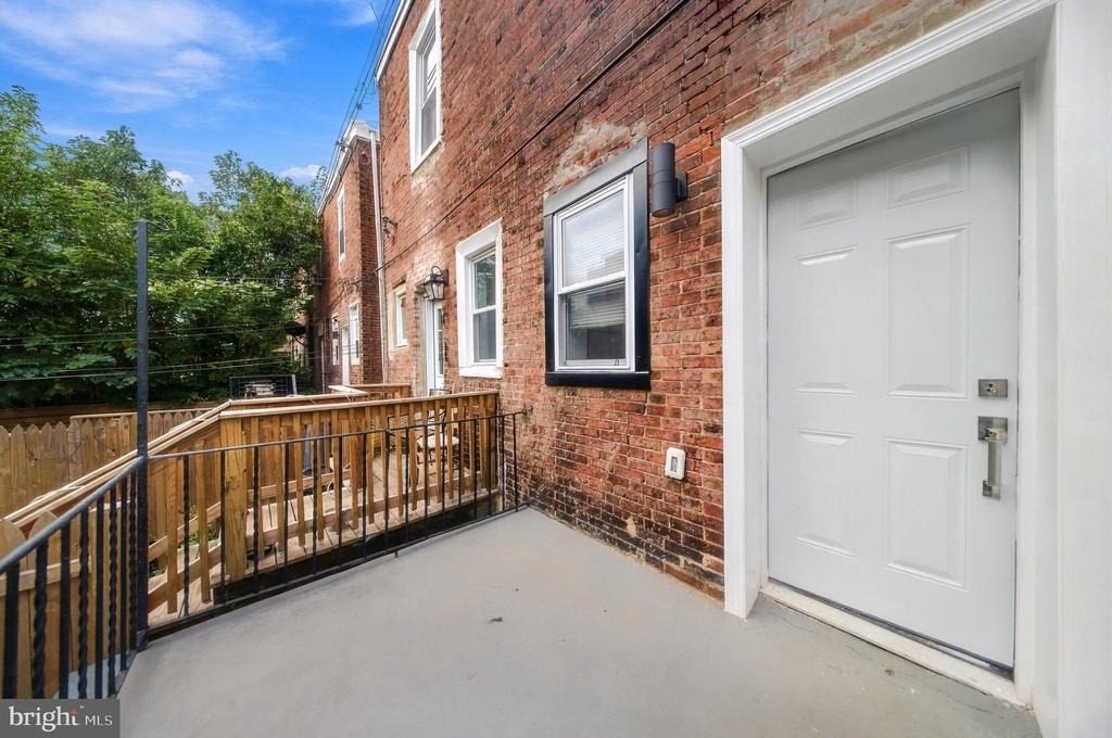 5104 Warrington Avenue - Photo 38