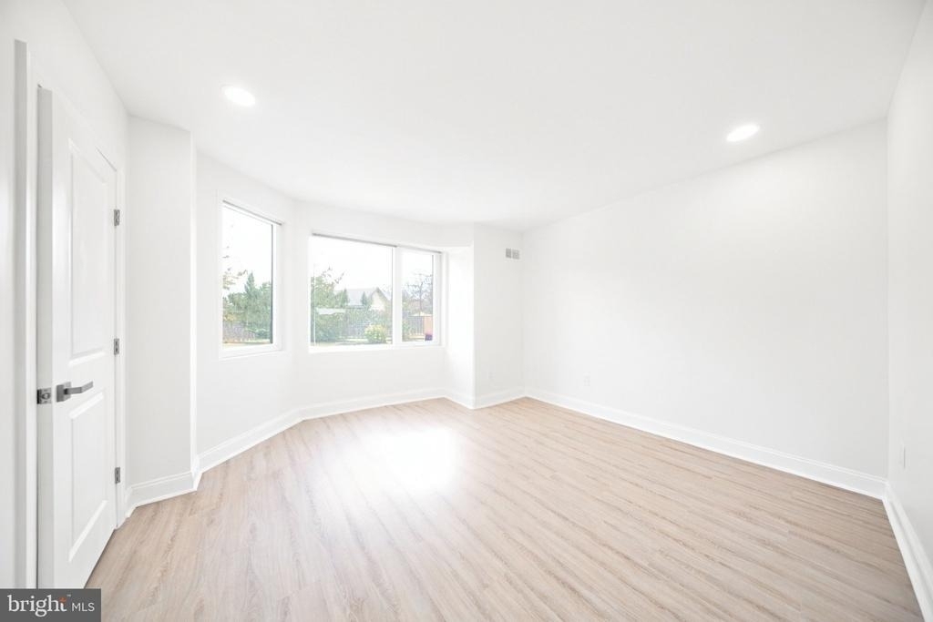 5104 Warrington Avenue - Photo 14