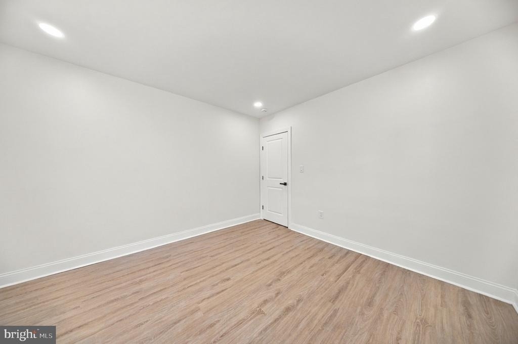 5104 Warrington Avenue - Photo 33