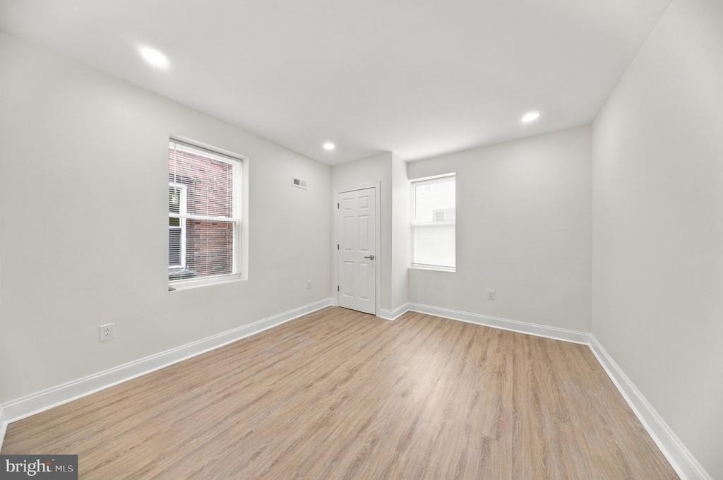 5104 Warrington Avenue - Photo 30