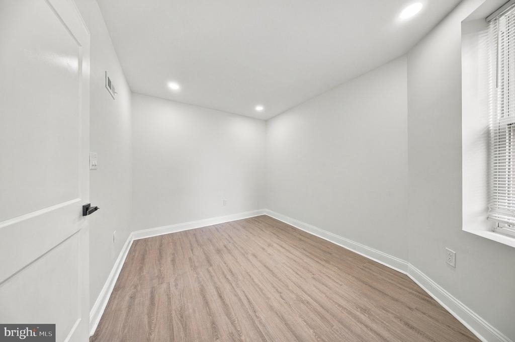 5104 Warrington Avenue - Photo 25