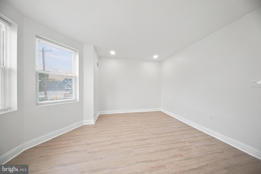 5104 Warrington Avenue - Photo 21