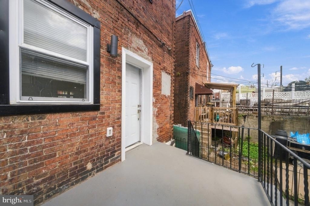 5104 Warrington Avenue - Photo 40