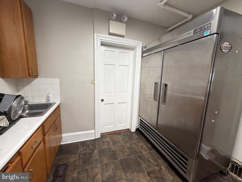 905 Swede Street - Photo 11