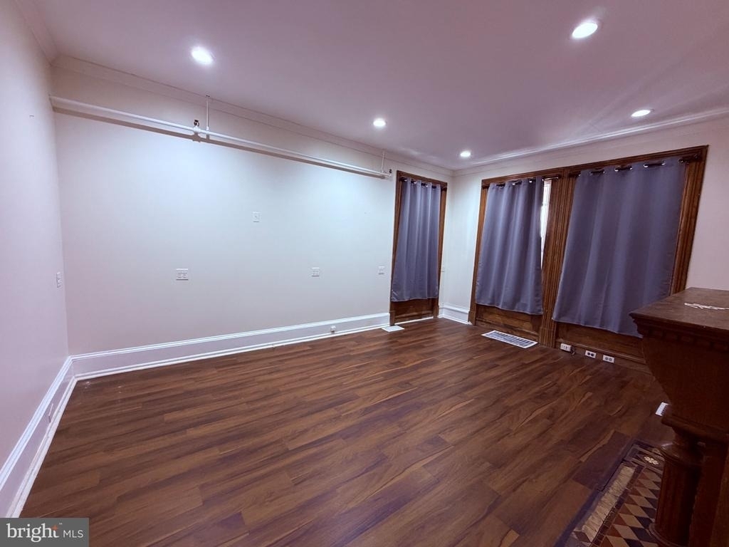 905 Swede Street - Photo 6