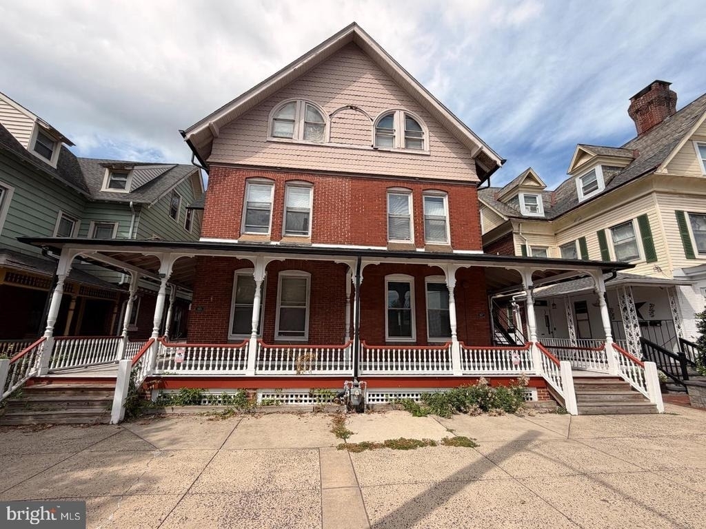 905 Swede Street - Photo 0