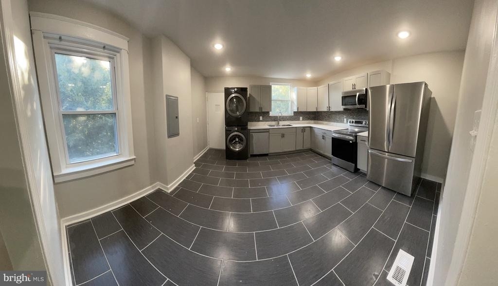 213 W Baltimore Avenue - Photo 1