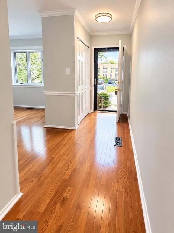 110 Palace Court - Photo 2