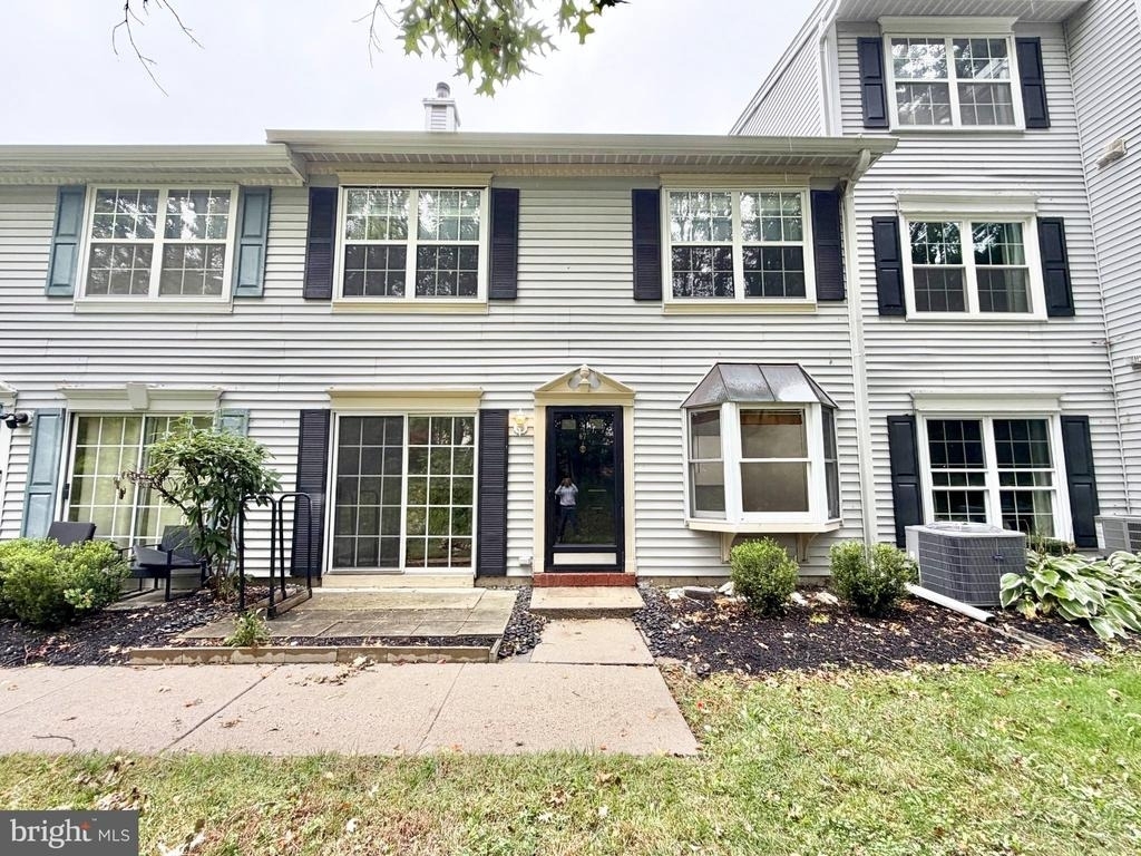67 Cheverny Court - Photo 0
